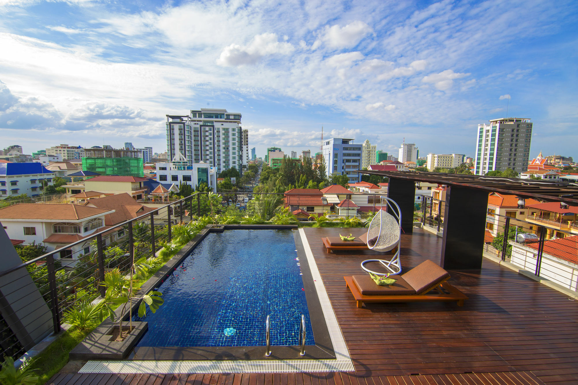The Palm Boutique Hotel & Residence Phnom-Penh Buitenkant foto