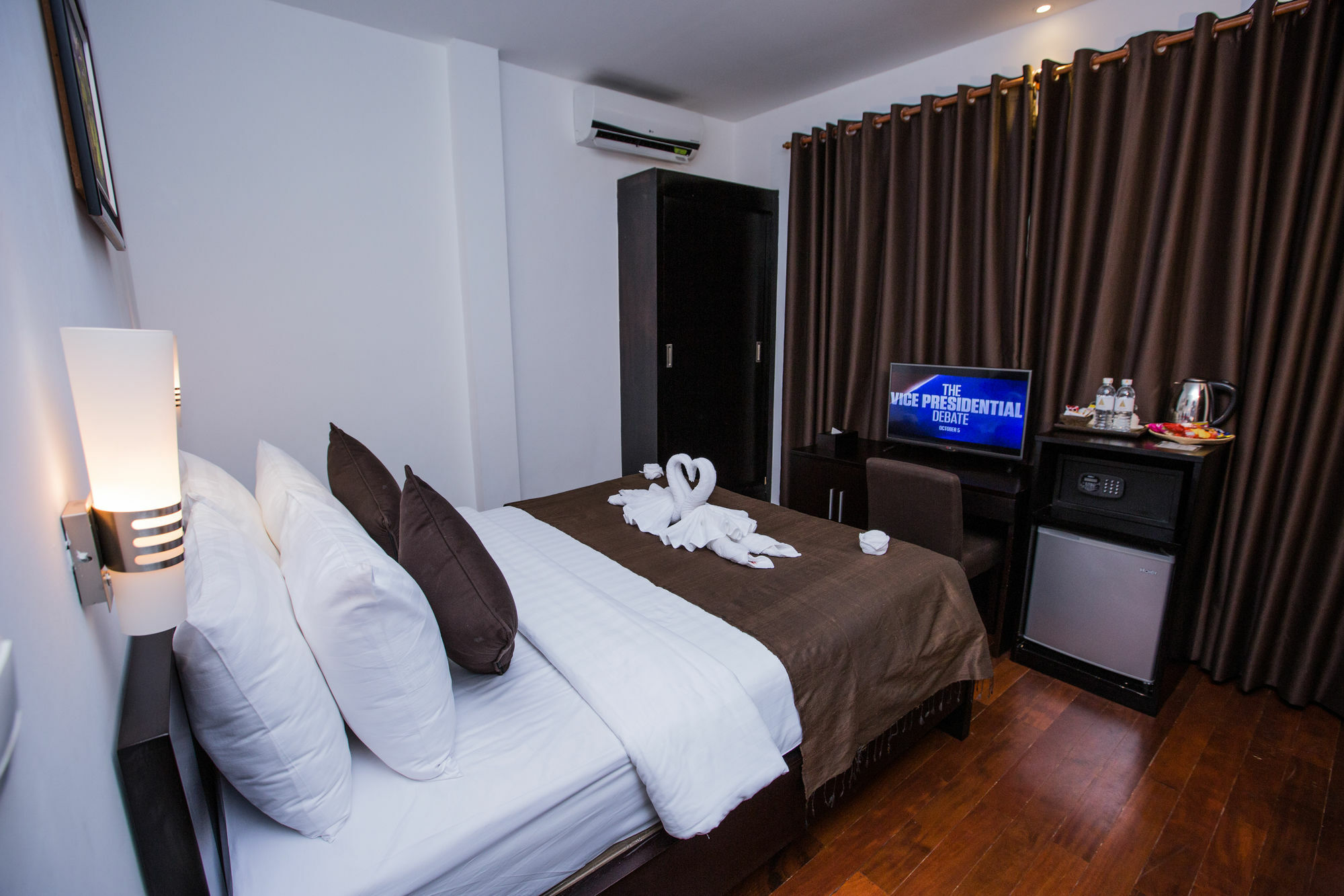 The Palm Boutique Hotel & Residence Phnom-Penh Buitenkant foto